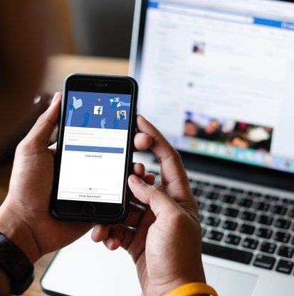 Почему лег Facebook
